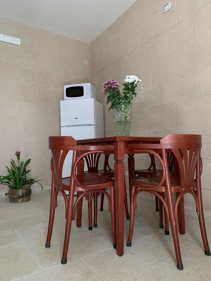 Fiori Catene Tra Le Torri Κονβερσάνο Εξωτερικό φωτογραφία