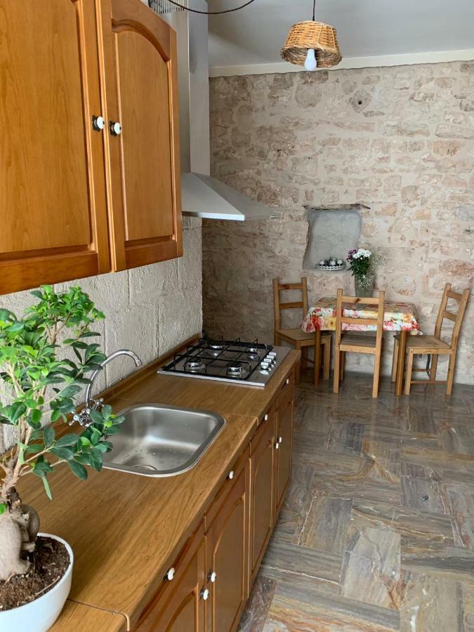 Fiori Catene Tra Le Torri Κονβερσάνο Εξωτερικό φωτογραφία